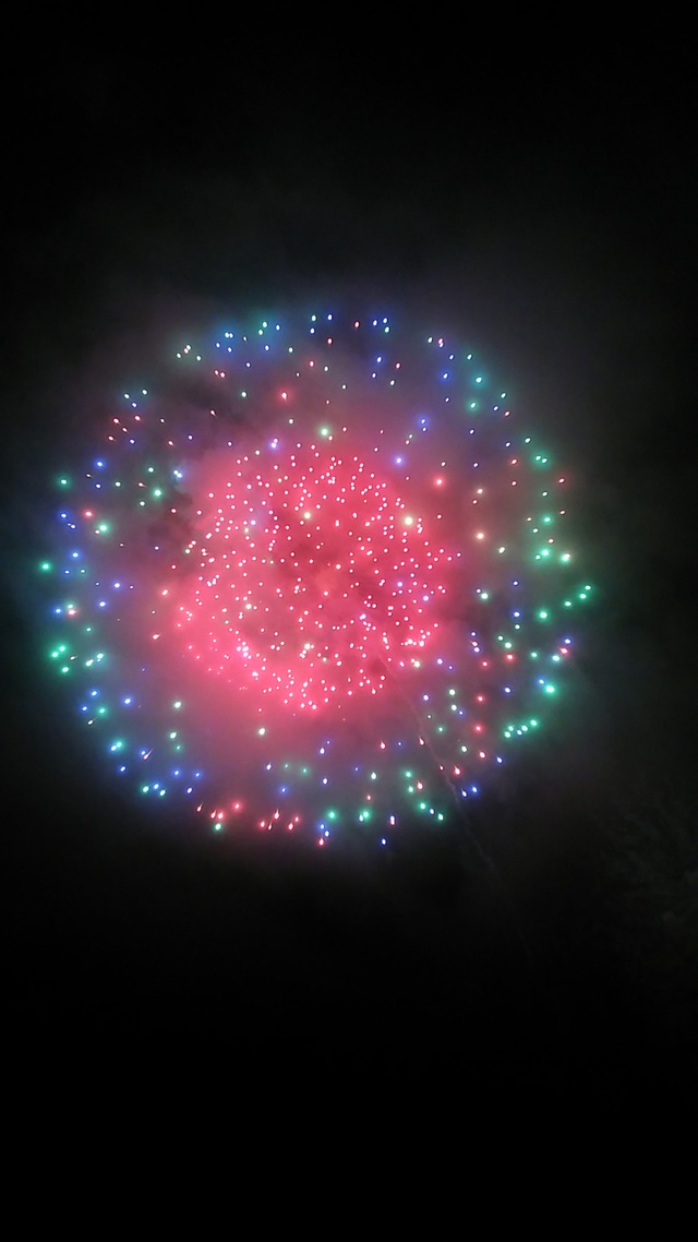 諏訪湖の花火大会!!ポンコツ現れる(゚ε゚*)。 諏訪湖の花火大会!!ポンコツ現れる(゚ε゚*)。